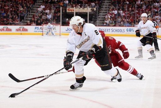 Teemu Selanne doesn't see the issues in this lockout being as contentious as the last one